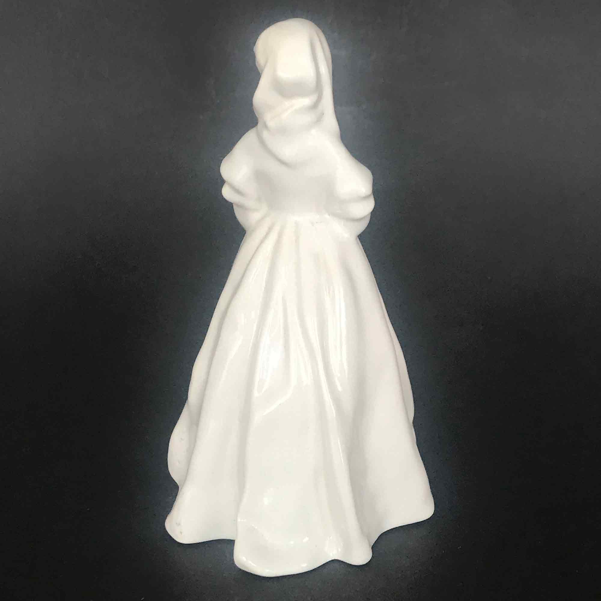 Ashtead Potters M47 Phoebe Stabler Figurine