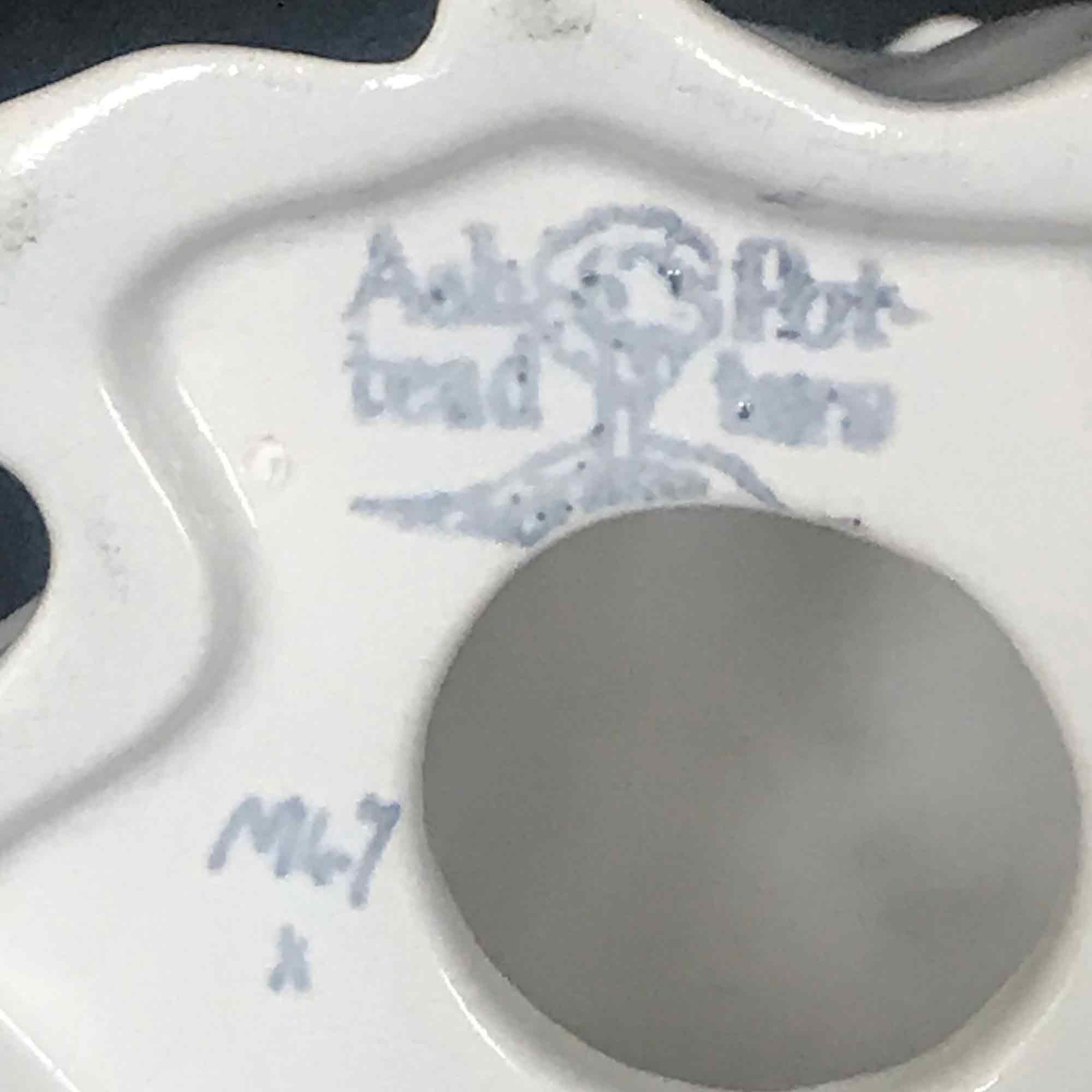 Ashtead Potters M47 Phoebe Stabler Figurine